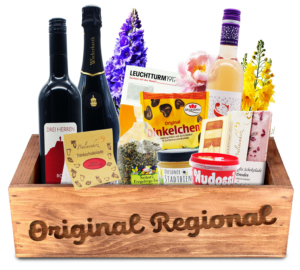 Hello-Dresden-Geschenkkörbchen Geschenkbox mit verschiedenen Produkten aus dem Hello Dresden-Sortiment mit Aufschrift "Original Regional"
